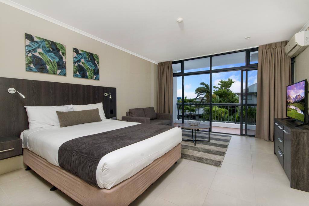 Sunshine Tower Hotel Cairns Room photo